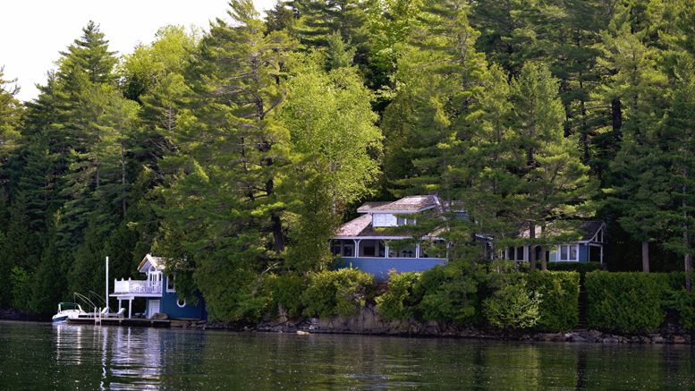 Announcement: Quebec Homeowner is Willing to Exchange a Gorgeous 16-Acre Lakefront Retreat for Bitcoins