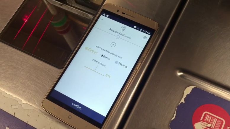 This New Tech Turns a Bitcoin and Ethereum Wallet into a Contactless Card