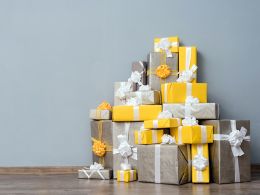 Enjoy the Holidays with This 2016 Bitcoin Gift Guide
