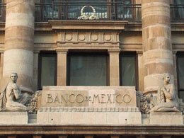 Bank of Mexico Restricts Banks from Bitcoin Use, Reports Suggest