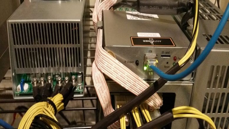 First Impressions: Hands on With the Bitmain AntMiner R4