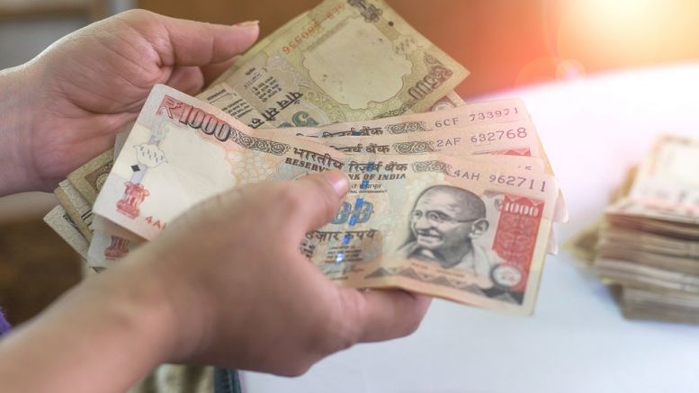 Indians Face Fines & Possibly Prison for Holding Old Cash Notes