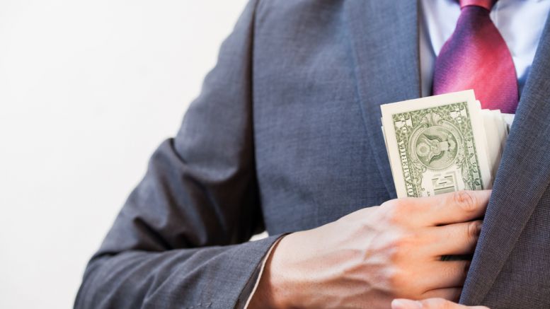 Will Banks Warm Up to Bitcoin in 2017?