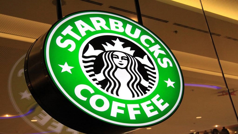 Starbucks Customers can now Choose Between Bitcoin or Apple Pay