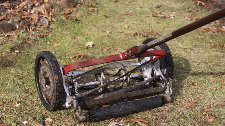 Useless? Lawnmower App Removes ‘Spare Change’ Feature