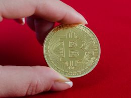 Major Hong Kong Daily Pins Bitcoin as China’s “New Darling”