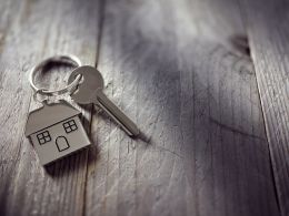 Real Estate Platform Uses Blockchain for Property Transfer