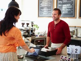 Positive Bitcoin News: Business Leaders and Customers want a Cashless Society