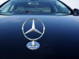 Daimler Financial Services Acquires Bitcoin Operator PayCash Europe to Launch Mobility Service “Mercedes Pay”